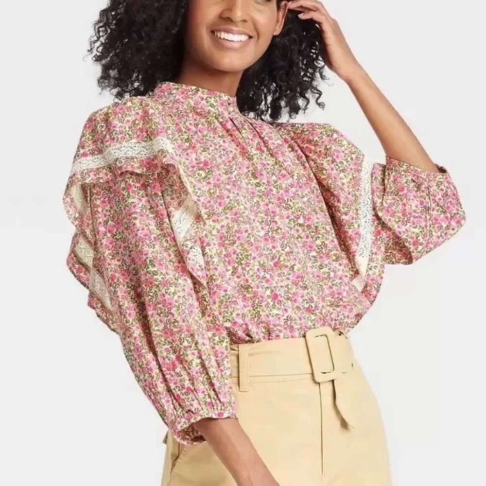 Who What Wear Pink Floral Lace Trim Blouse Medium Romantic Cottagecore